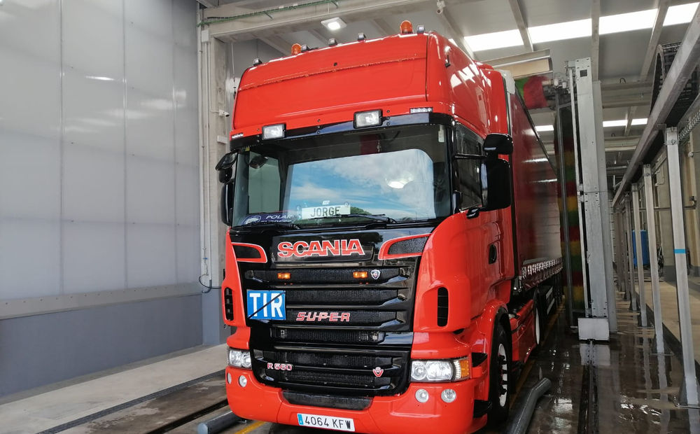Camion bâché TRANSEUROQUIP